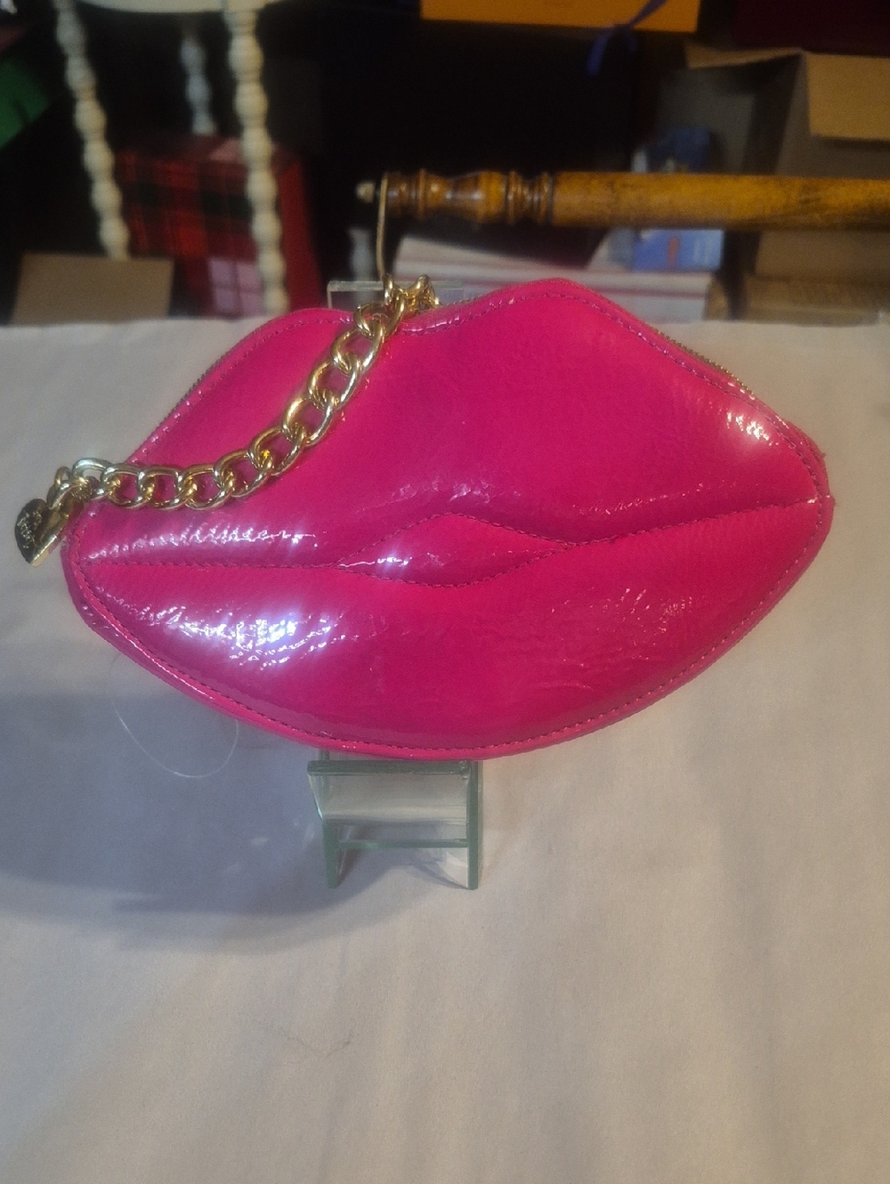 Betsey Johnson Hot Pink Lip-Shaped Patent Wristlet Bag NWOT.